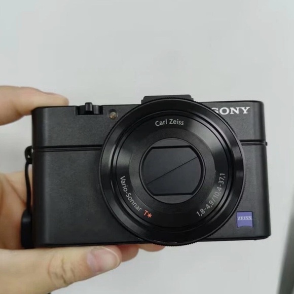 Sony RX100 M2 - Picture 2 of 5